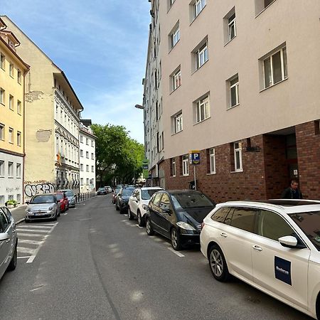 Apartment Adele - Old Town Bratislava Esterno foto