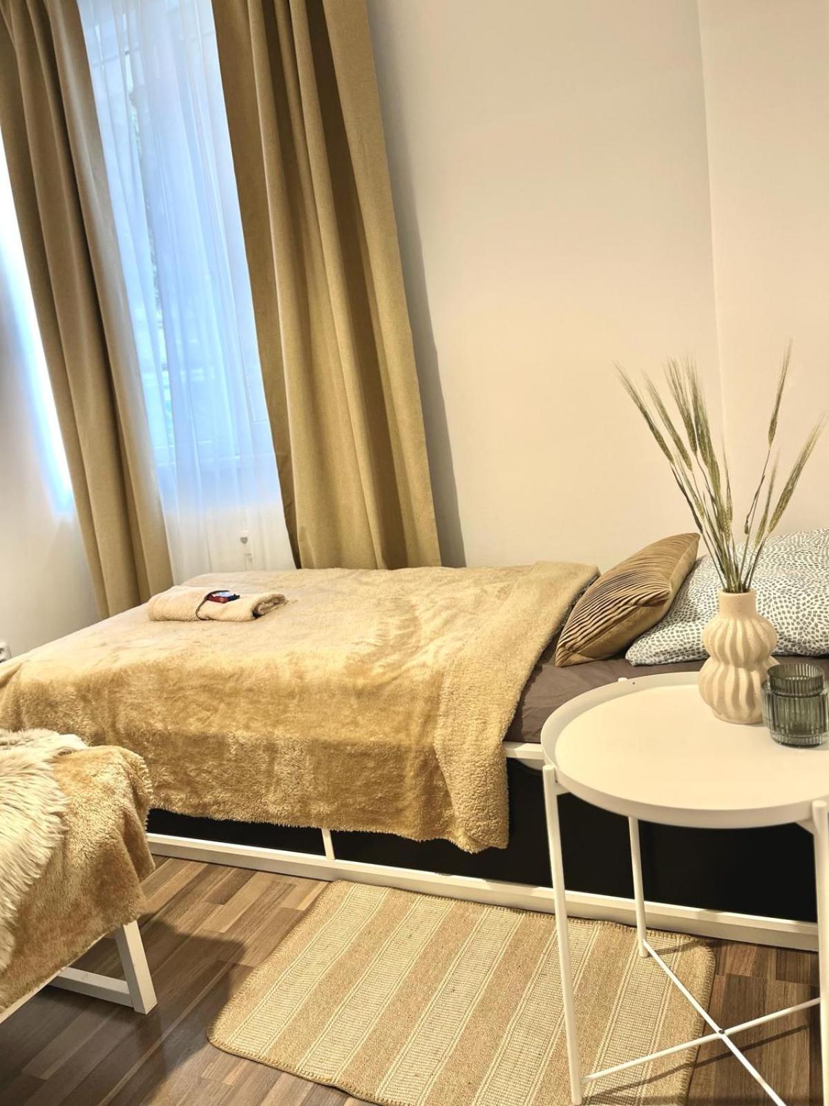 Apartment Adele - Old Town Bratislava Esterno foto